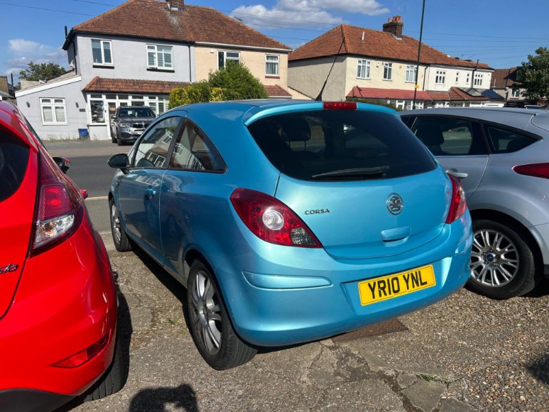 VAUXHALL CORSA 1.4I 16V SE 3DR A C 3,995...